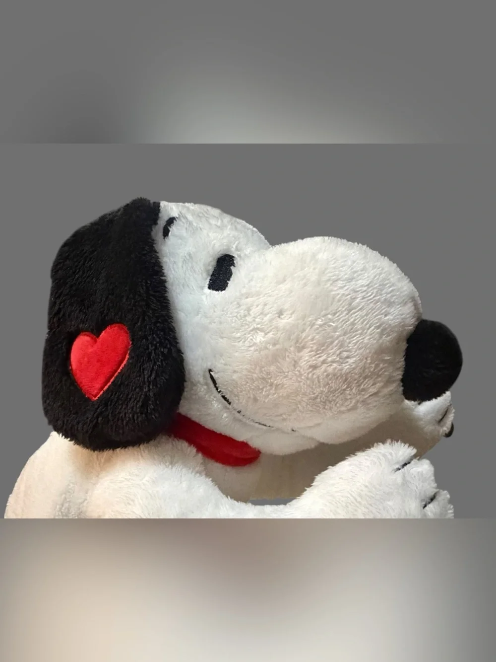 New W/ Tags! Peanuts 21” Lying Snoopy Plush & Snoopy / Woodstock Enamel Keychain